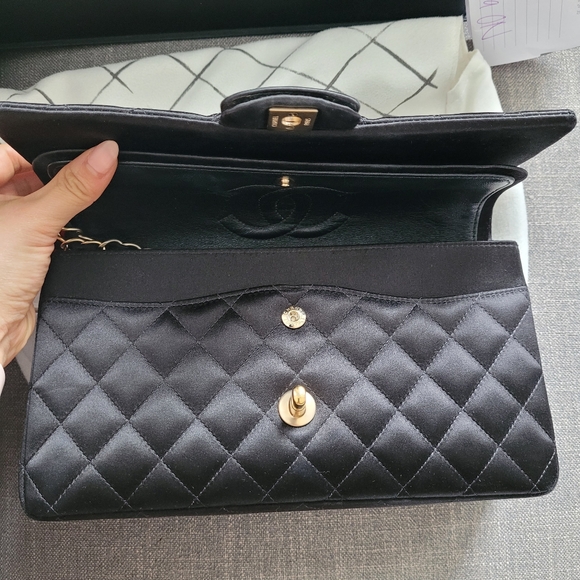 Chanel Medium Classic Double Flap - Picture 3 of 13